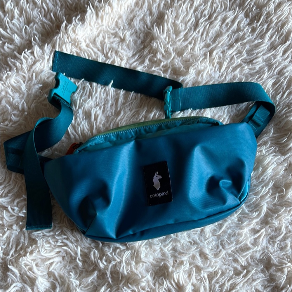 Cotopaxi Teal Coso 2L hip pack - Cara Dia